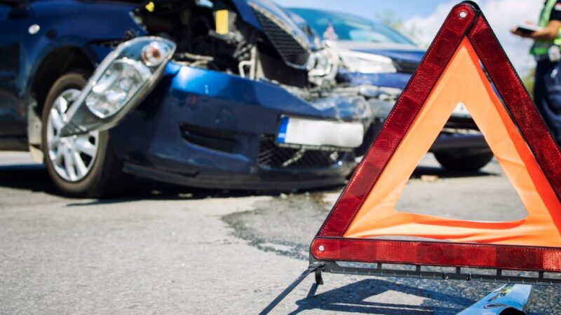 W Bieruniu kierowca volkswagena dachował ze względu na nieodpowiednią prędkość