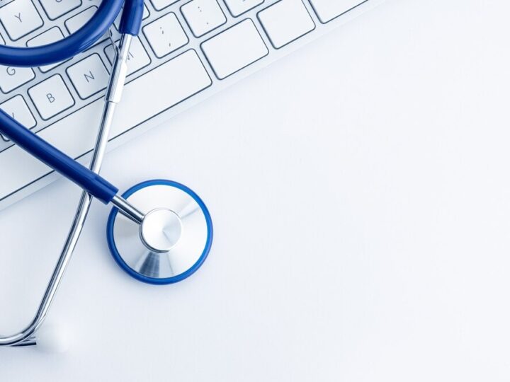 Bezpieczeństwo w sieci: Jak unikać zagrożeń i konsekwencji prawnych?